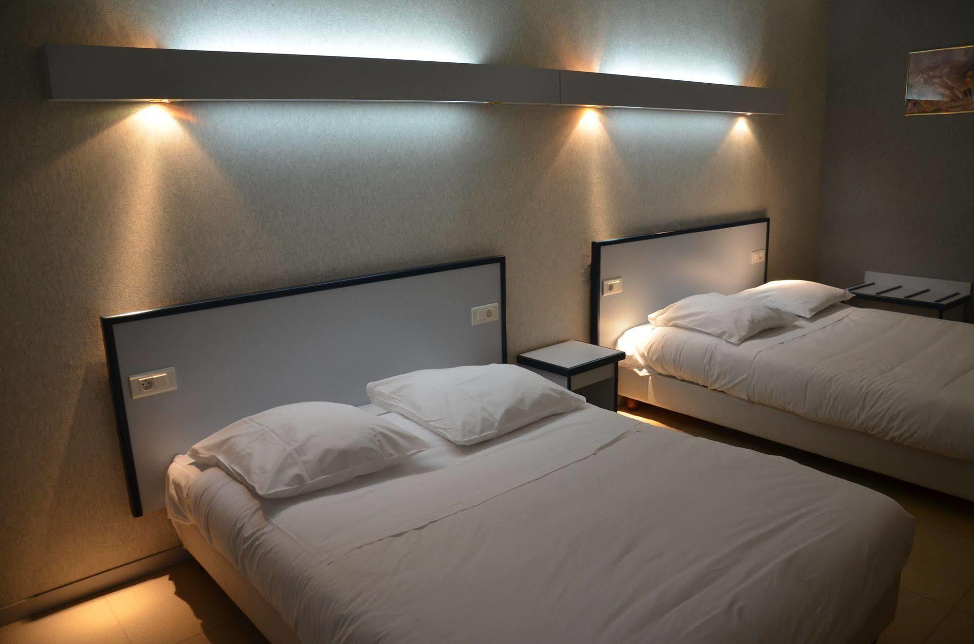 Hotel Du Jura Люан Екстериор снимка
