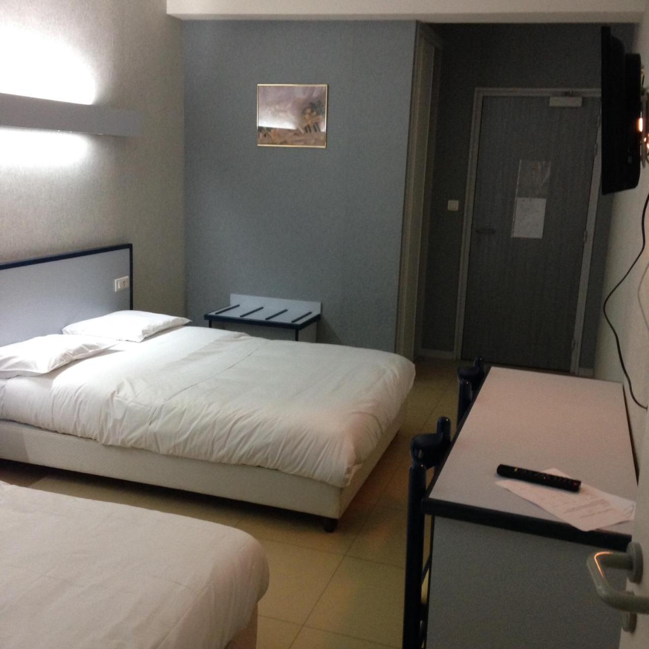 Hotel Du Jura Люан Екстериор снимка